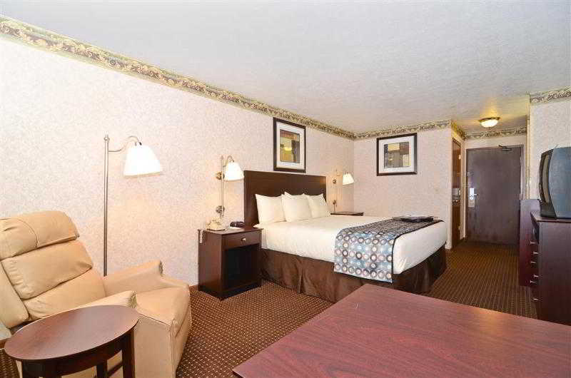 Baymont By Wyndham Danville Il Екстер'єр фото