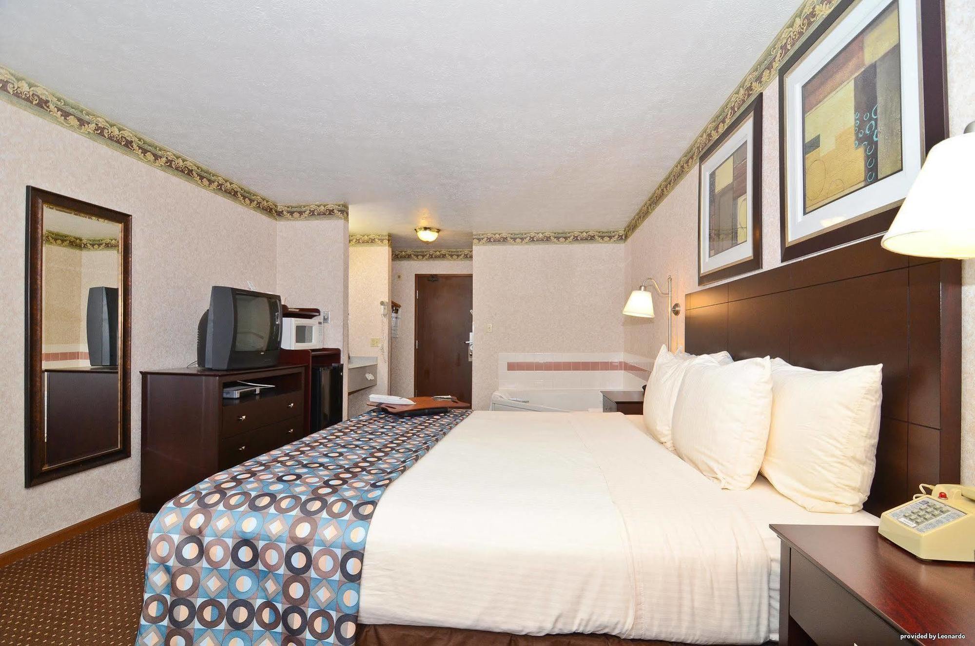 Baymont By Wyndham Danville Il Екстер'єр фото